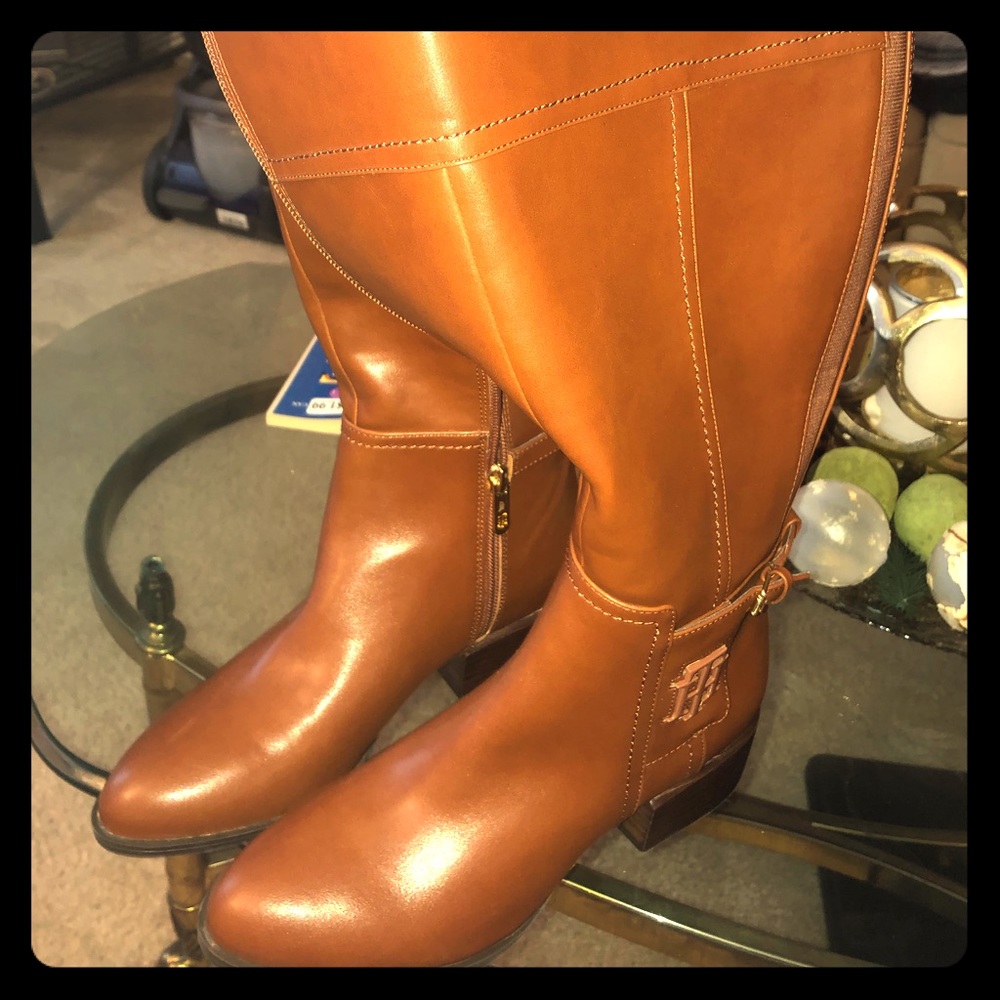 NWOT Gorgeous Tommy Hilfiger cognac Riding boots